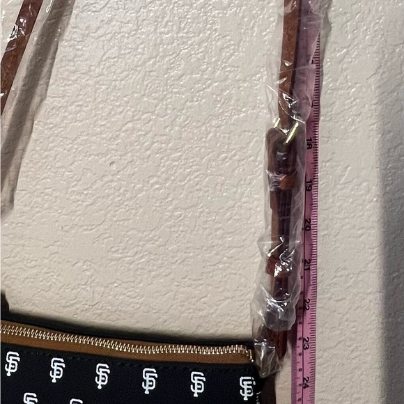 DOONEY & BOURKE / GIANT LEXI CROSSBODY WITH SM COUN CASE - Picture 3 of 6